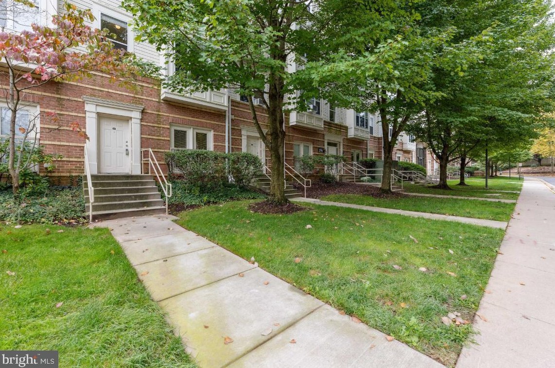 2765 Centerboro Dr #159, Vienna, VA 22181