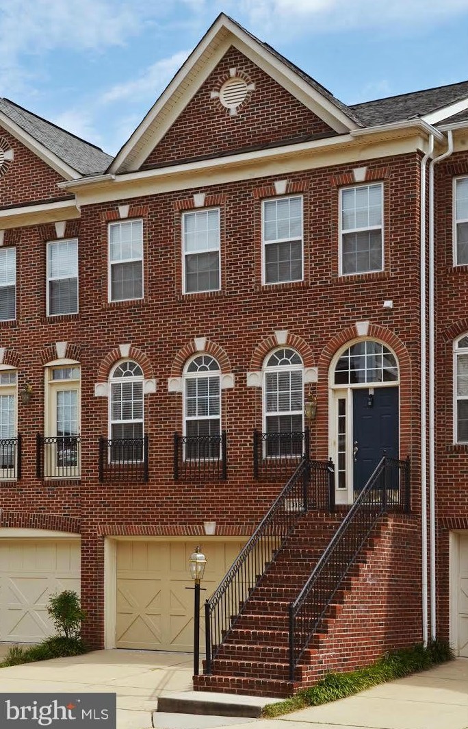13182 Fox Hunt Ln, Herndon, VA 20171-3010