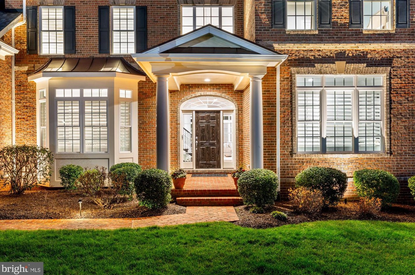 11719 Shaker Knolls Ct, Herndon, VA 20170