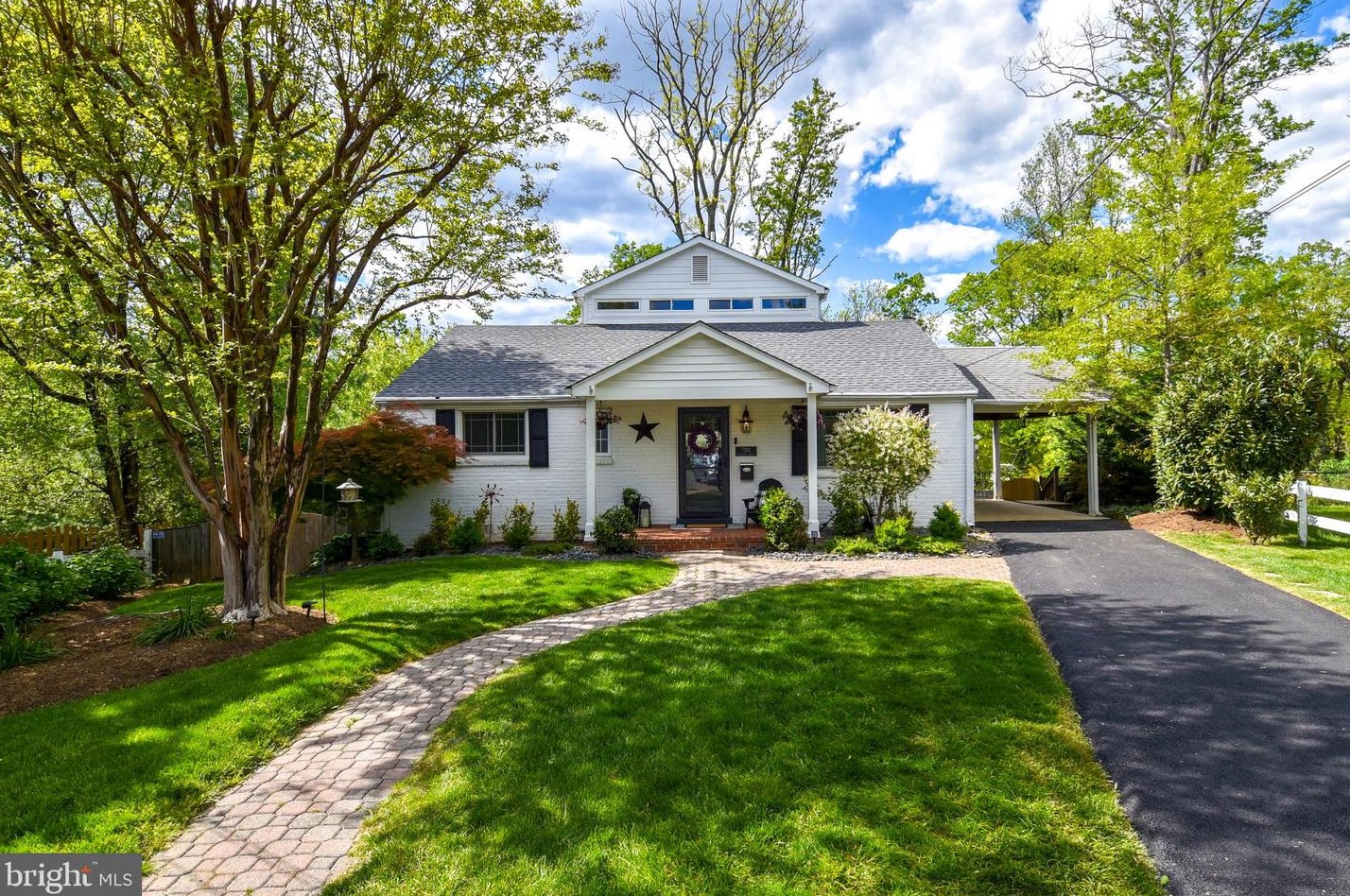 7202 Deborah Dr, Falls Church, VA 22046