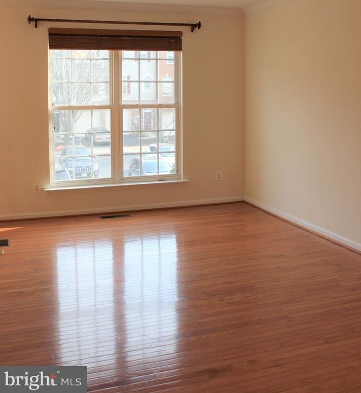 7552 Great Swan Ct, Alexandria VA  22306-2274 exterior