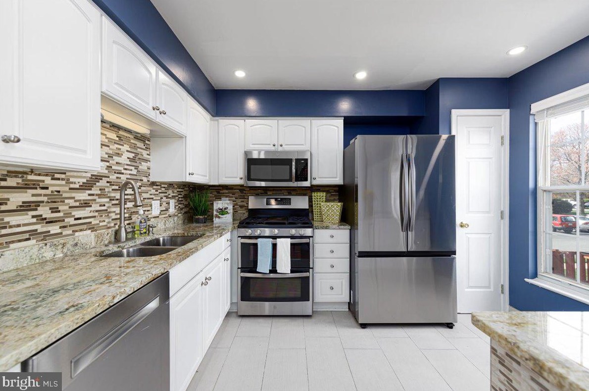 6368 Racetec Pl, Springfield, VA 22150