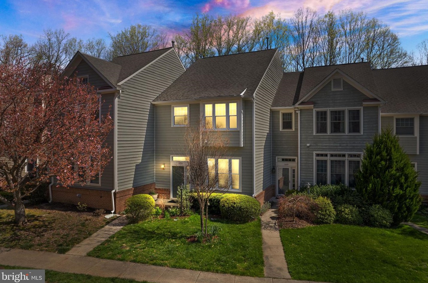 1227 Weatherstone Ct, Herndon, VA 20194