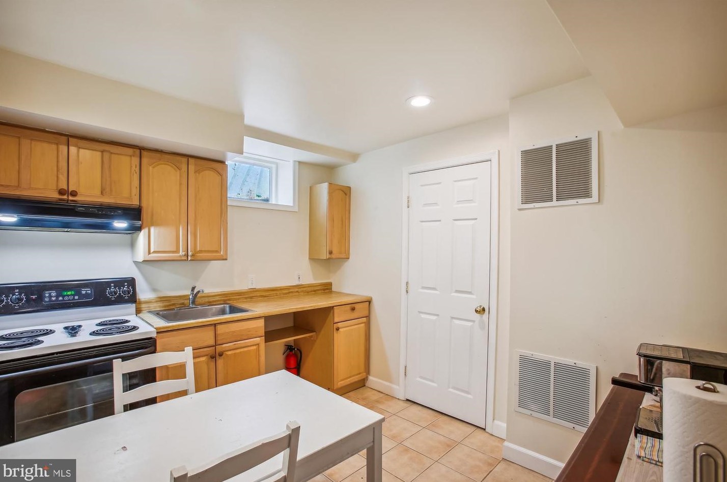 5503 Atlee Pl, Springfield VA  22151-3407 exterior