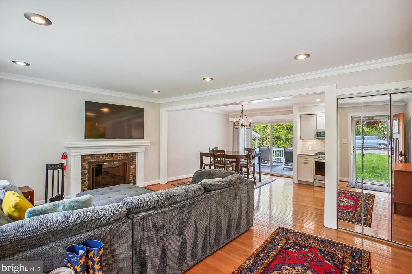 5503 Atlee Pl, Springfield VA  22151-3407 exterior