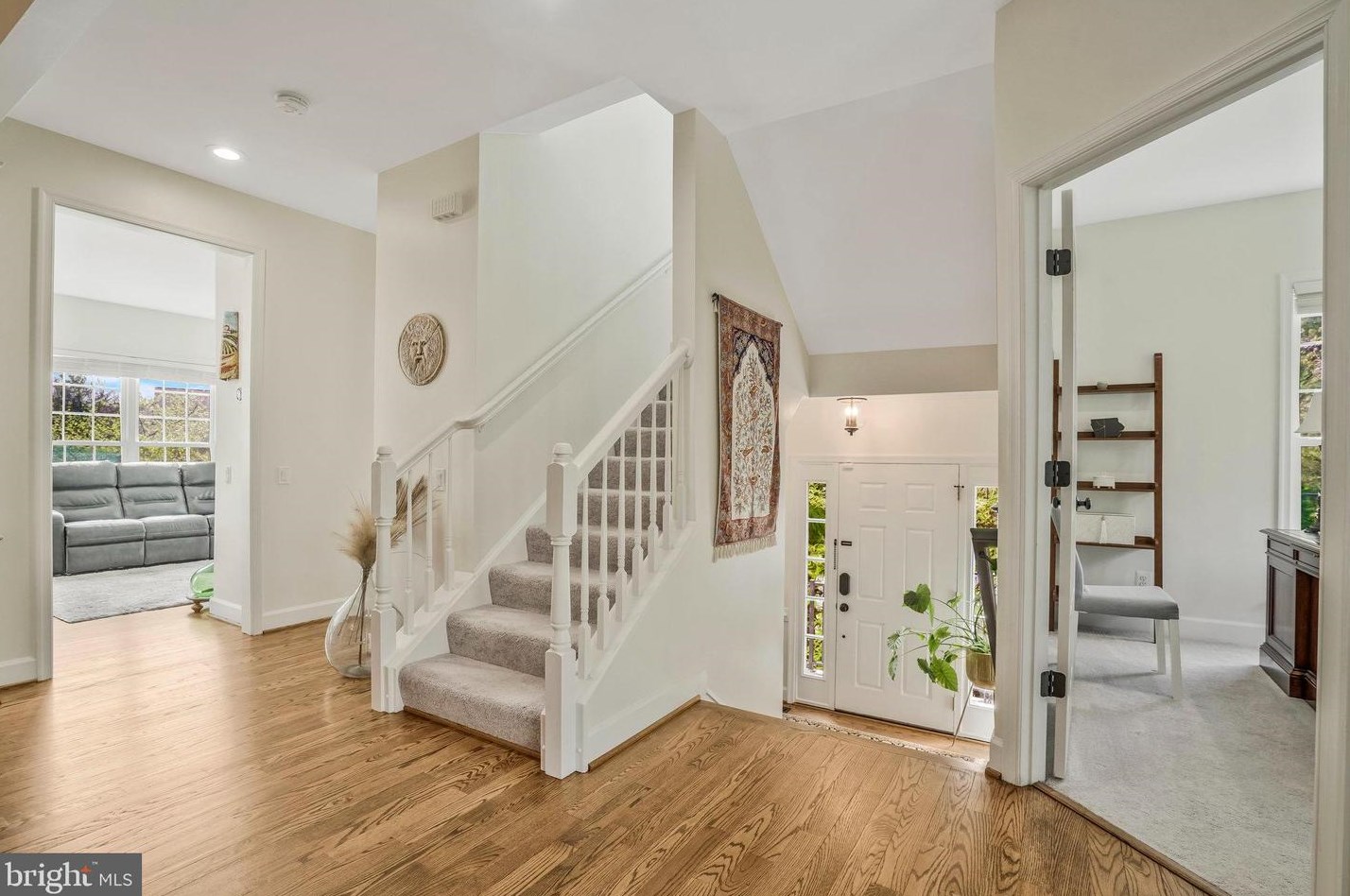 9245 Laurel Ridge Crossing Rd, Lorton VA  22079-2959 exterior