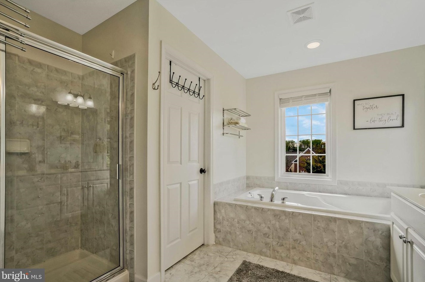 9245 Laurel Ridge Crossing Rd, Lorton VA  22079-2959 exterior