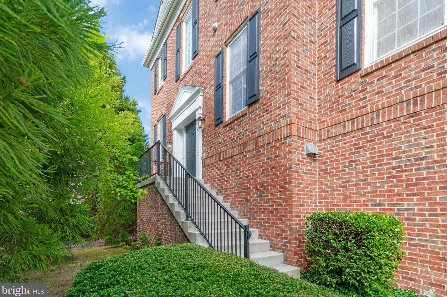 9245 Laurel Ridge Crossing Rd, Lorton VA  22079-2959 exterior