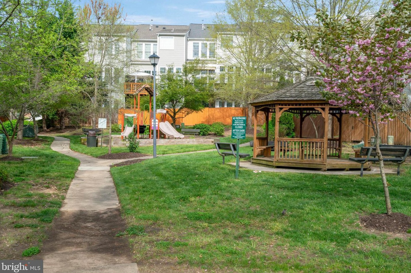 9245 Laurel Ridge Crossing Rd, Lorton VA  22079-2959 exterior