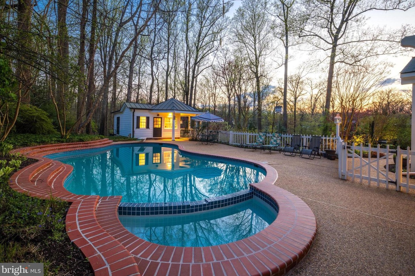 8509 Brook Rd, Mc Lean, VA 22102-1548