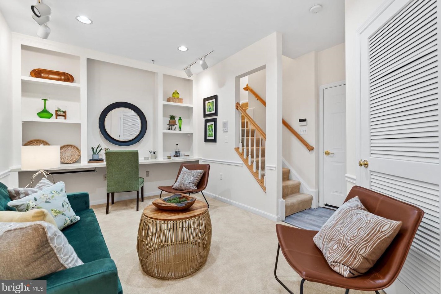 6100 Madison Pointe Ct, Falls Church VA  22041-3671 exterior