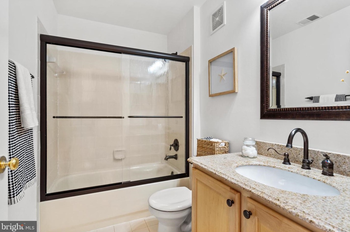 6100 Madison Pointe Ct, Falls Church VA  22041-3671 exterior