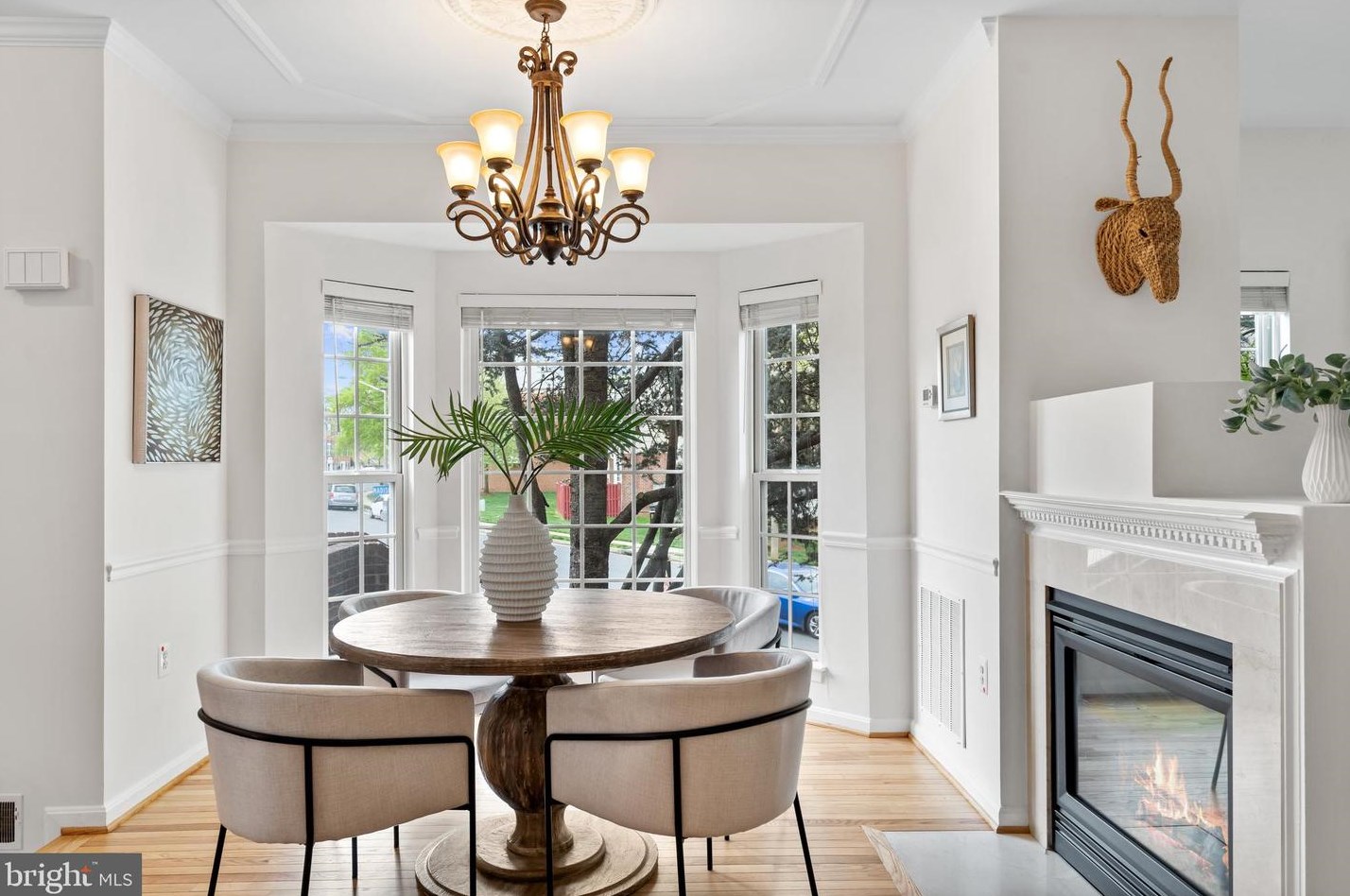 6100 Madison Pointe Ct, Falls Church VA  22041-3671 exterior