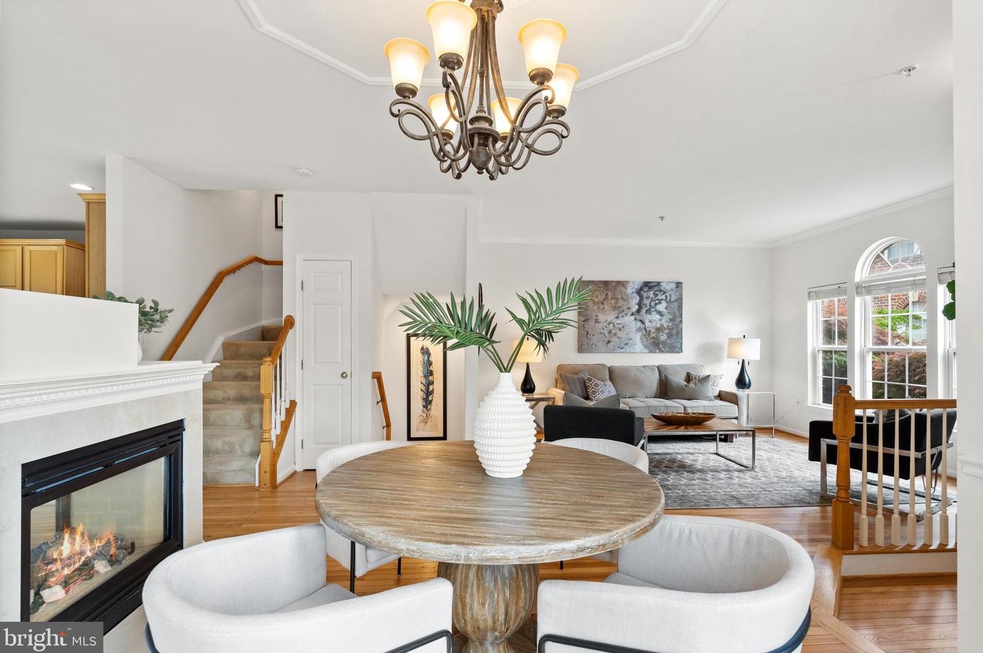 6100 Madison Pointe Ct, Falls Church VA  22041-3671 exterior