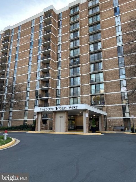 2300 Pimmit Dr #603, Falls Church, VA 22043