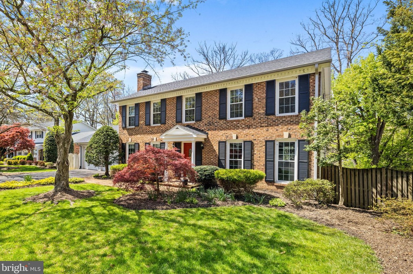 4332 Ashford Ln, Fairfax, VA 22032