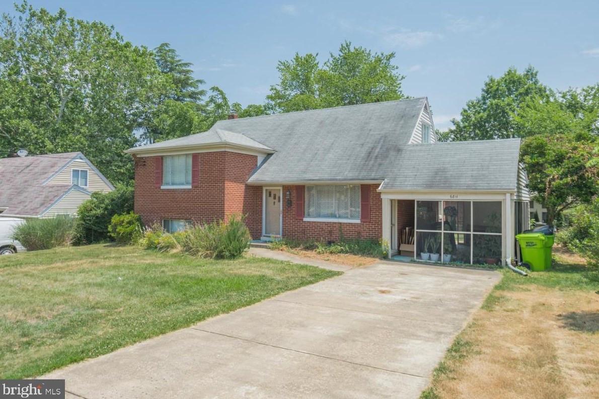 6811 Floyd Ave, Springfield, VA 22150