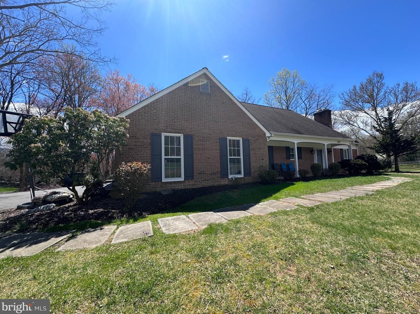 1034 Walker Mill Rd, Great Falls VA  22066-1702 exterior