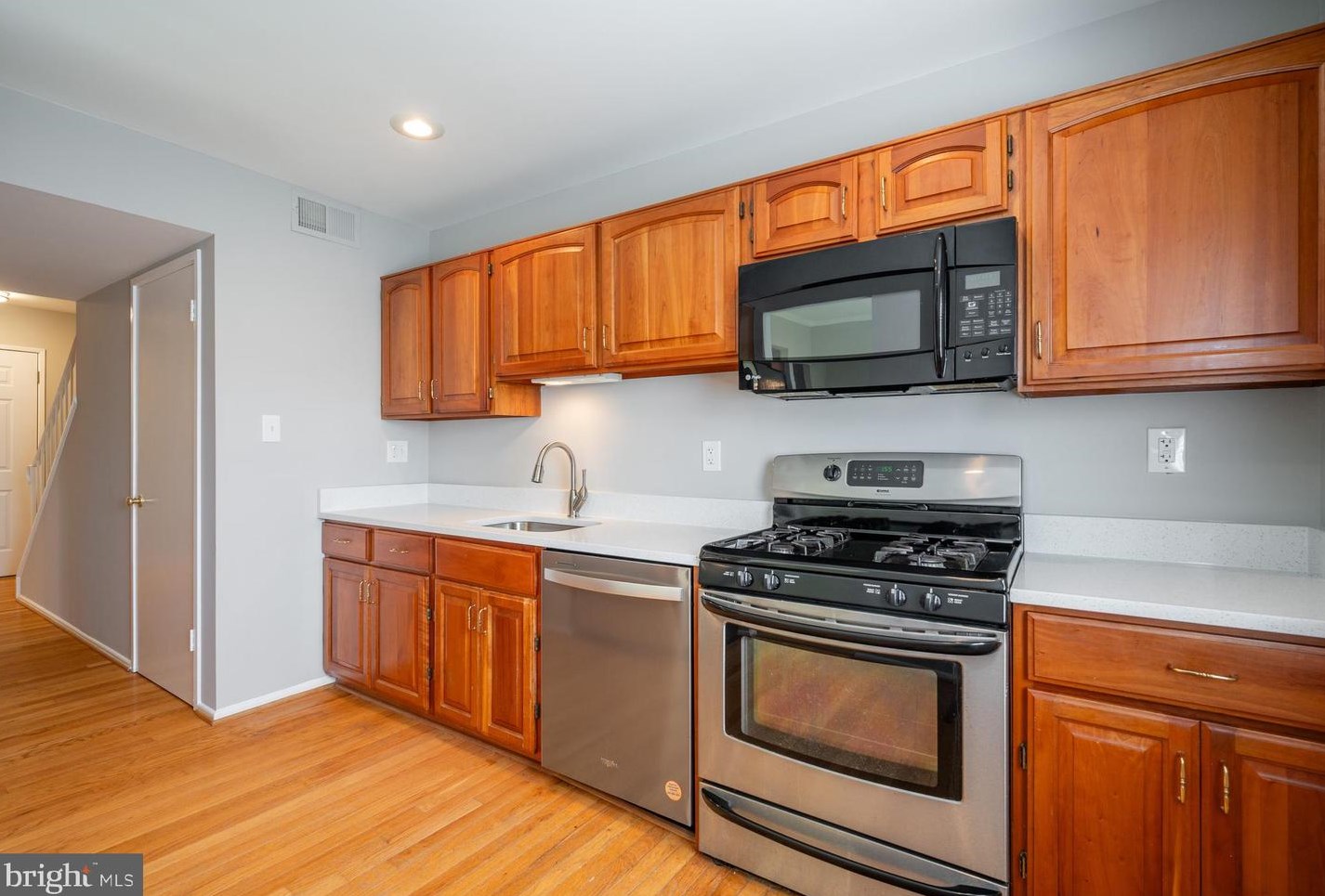 5503 Hollins Ln, Springfield, VA 22015-1953