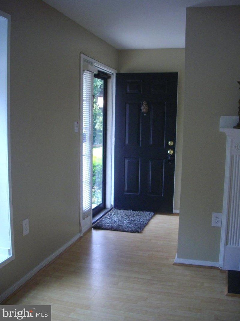 7809 Harrowgate Cir, Springfield, VA 22152-3815