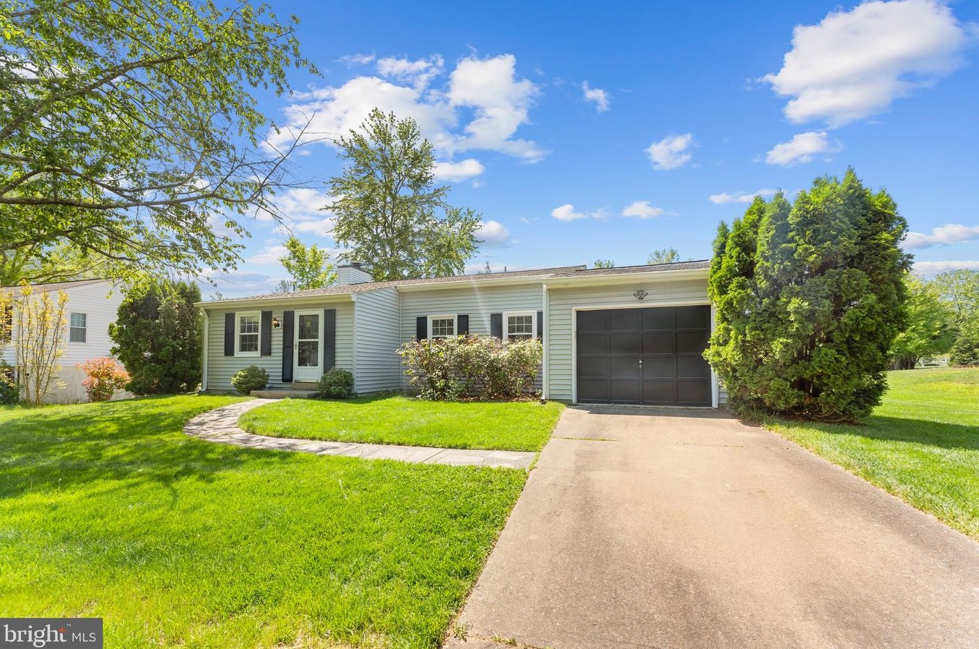 6224 Secret Hollow Ln, Centreville, VA 20120