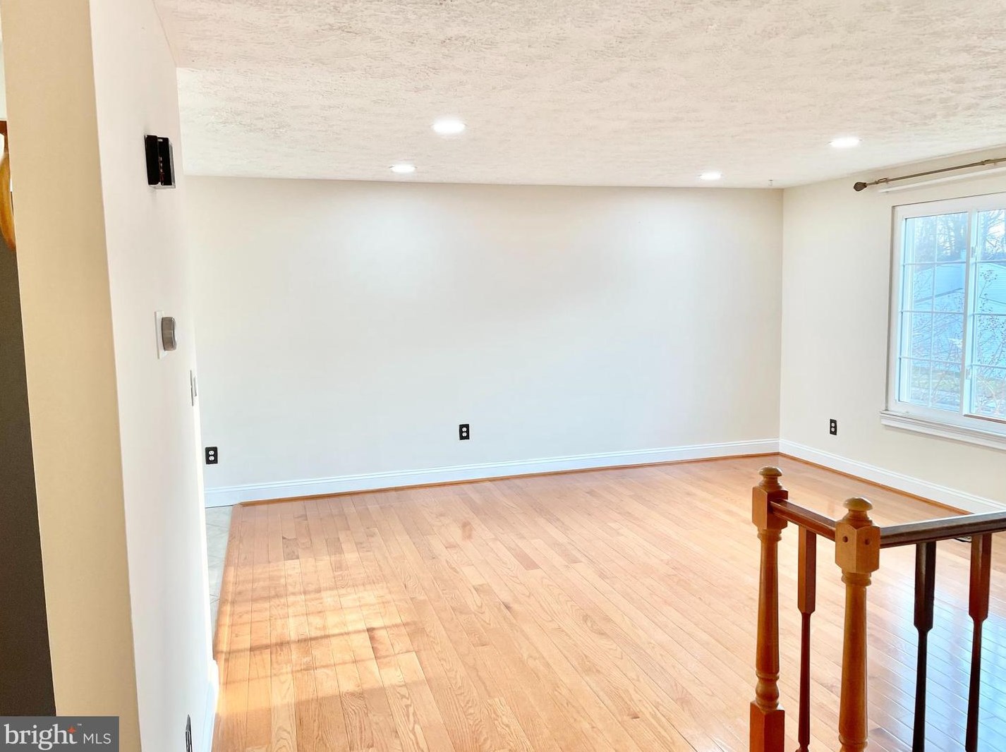 13704 Cabells Mill Dr, Centreville VA  20120-1740 exterior