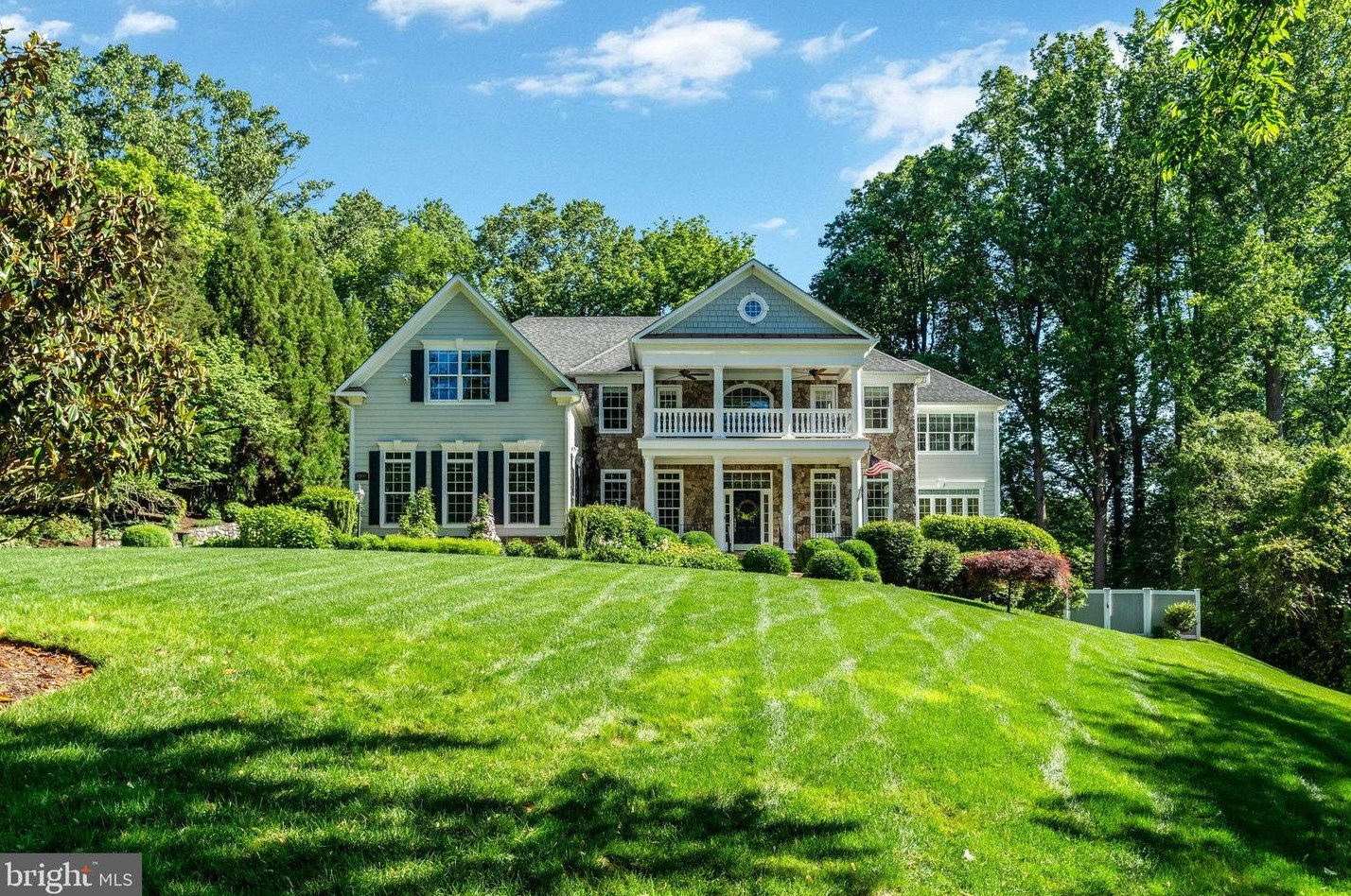 6900 Benjamin St, Mc Lean, VA 22101-1504