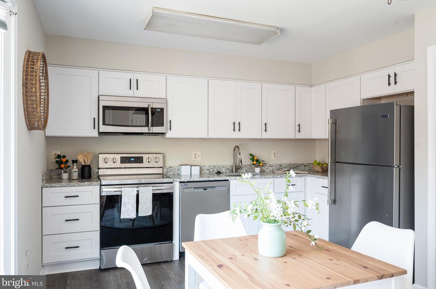 5905 Ambassador Way, Alexandria VA 22310-1748 exterior