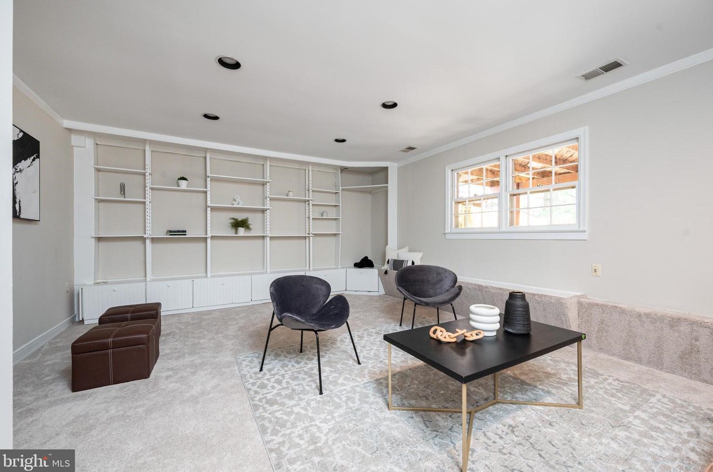 5905 Ambassador Way, Alexandria VA 22310-1748 exterior