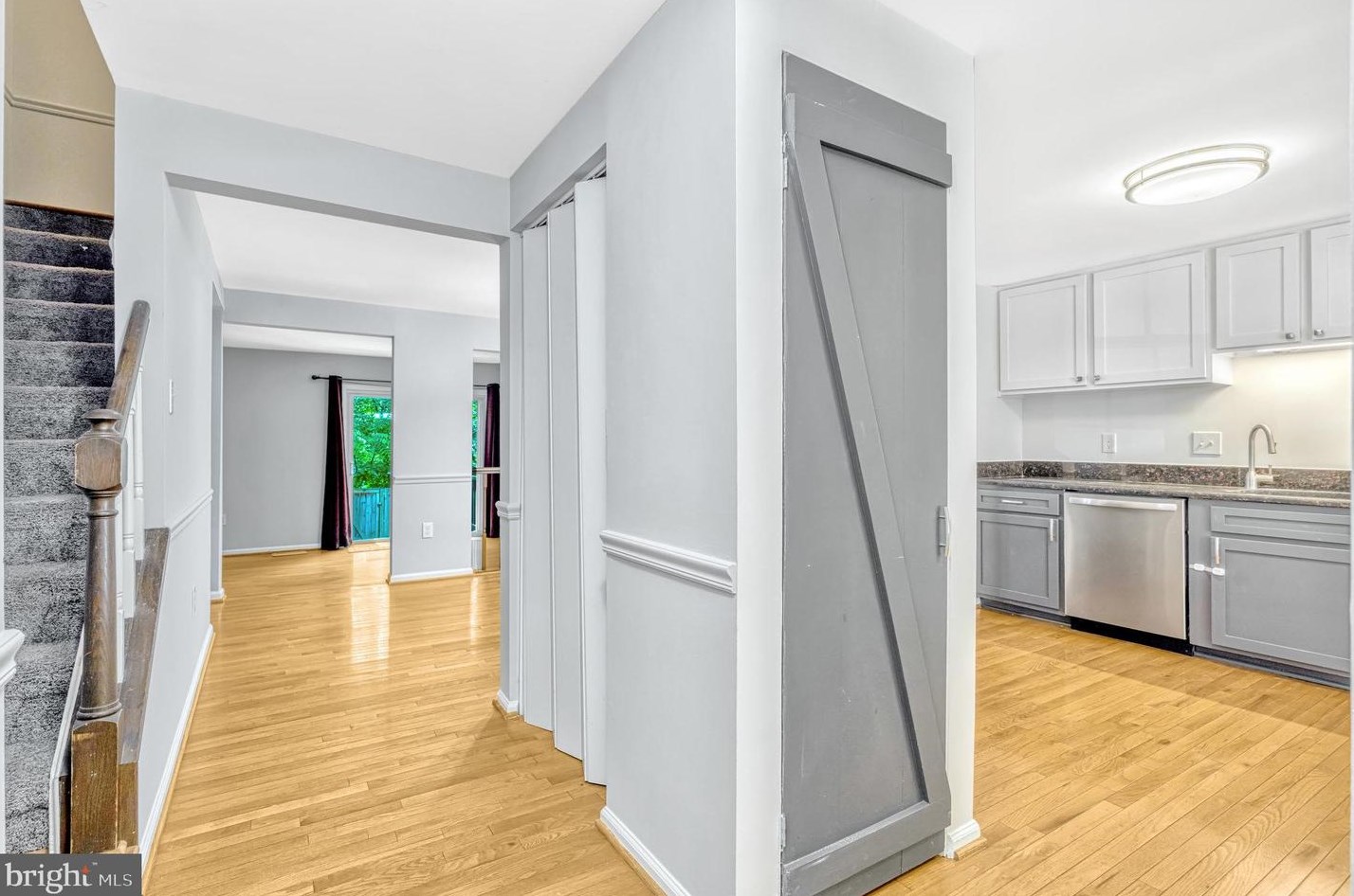 5714 Wood Mouse Ct, Springfield VA  22015-2736 exterior
