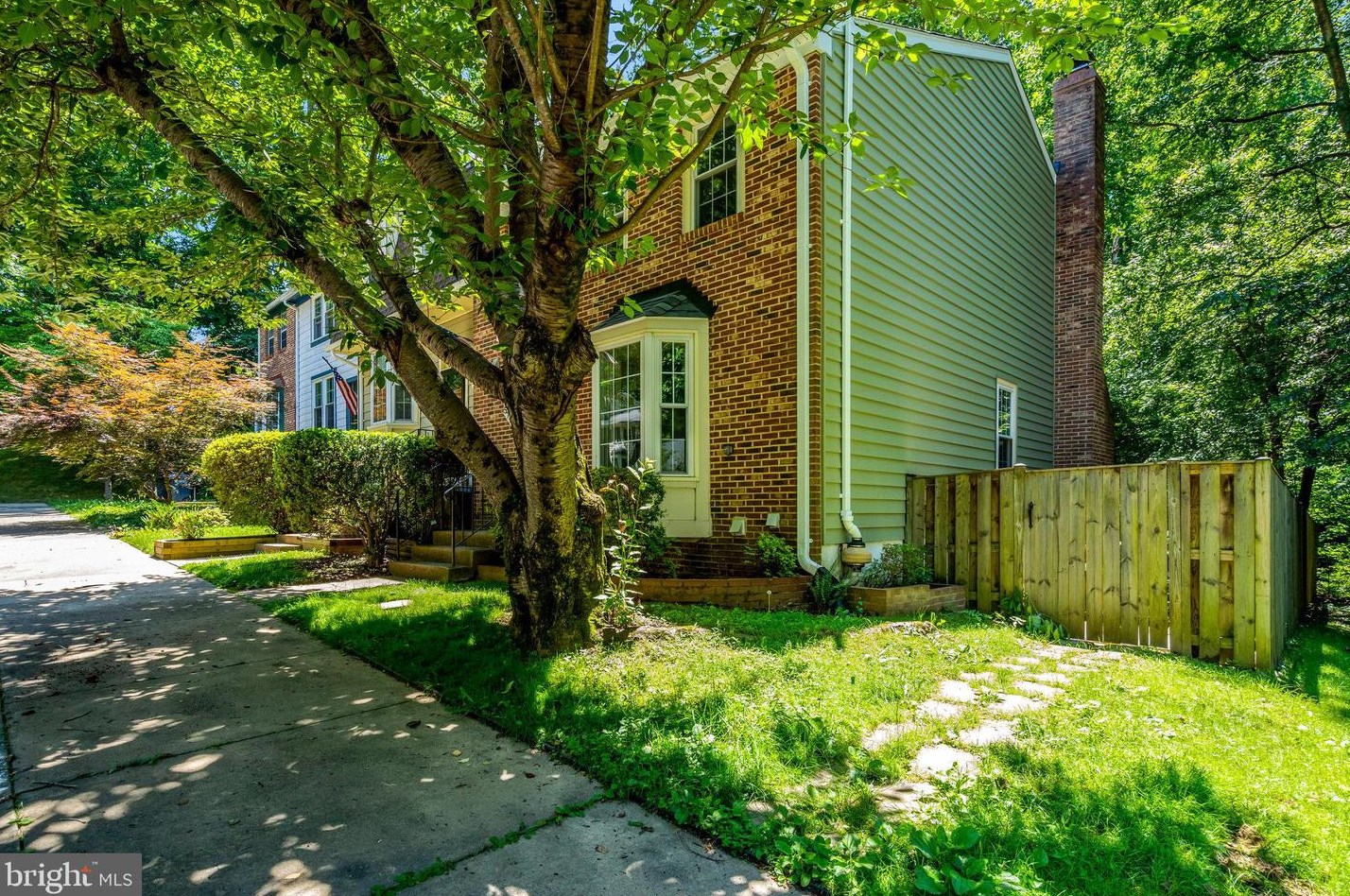 5714 Wood Mouse Ct, Springfield VA  22015-2736 exterior