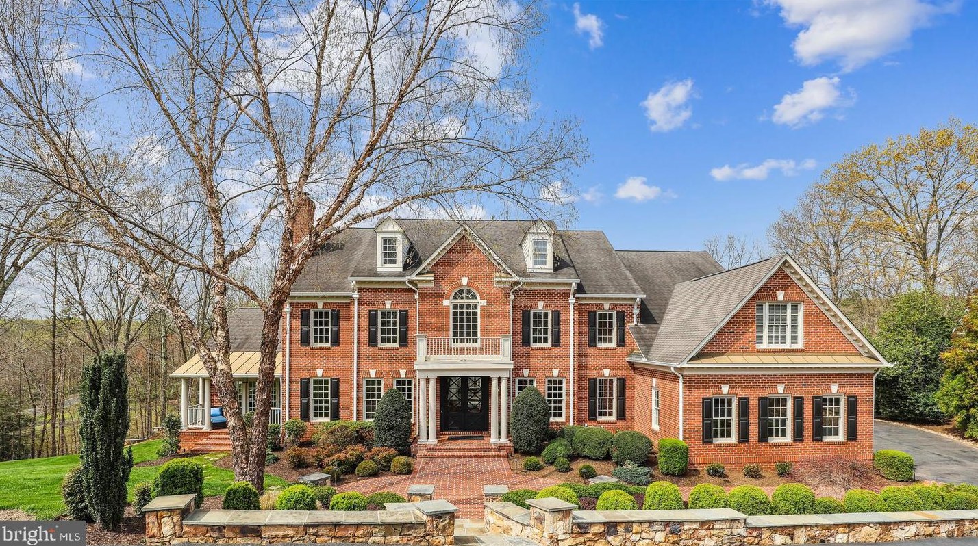 2542 Donns Way, Vienna, VA 22124-1143