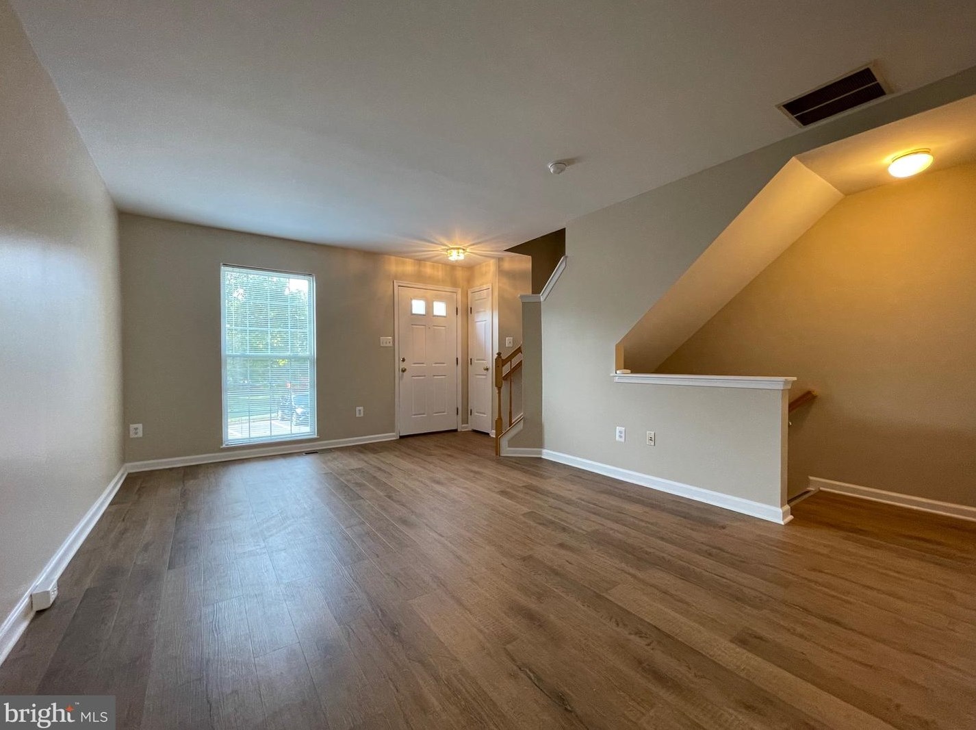 6368 Michael Robert Dr, Springfield VA  22150-1176 exterior