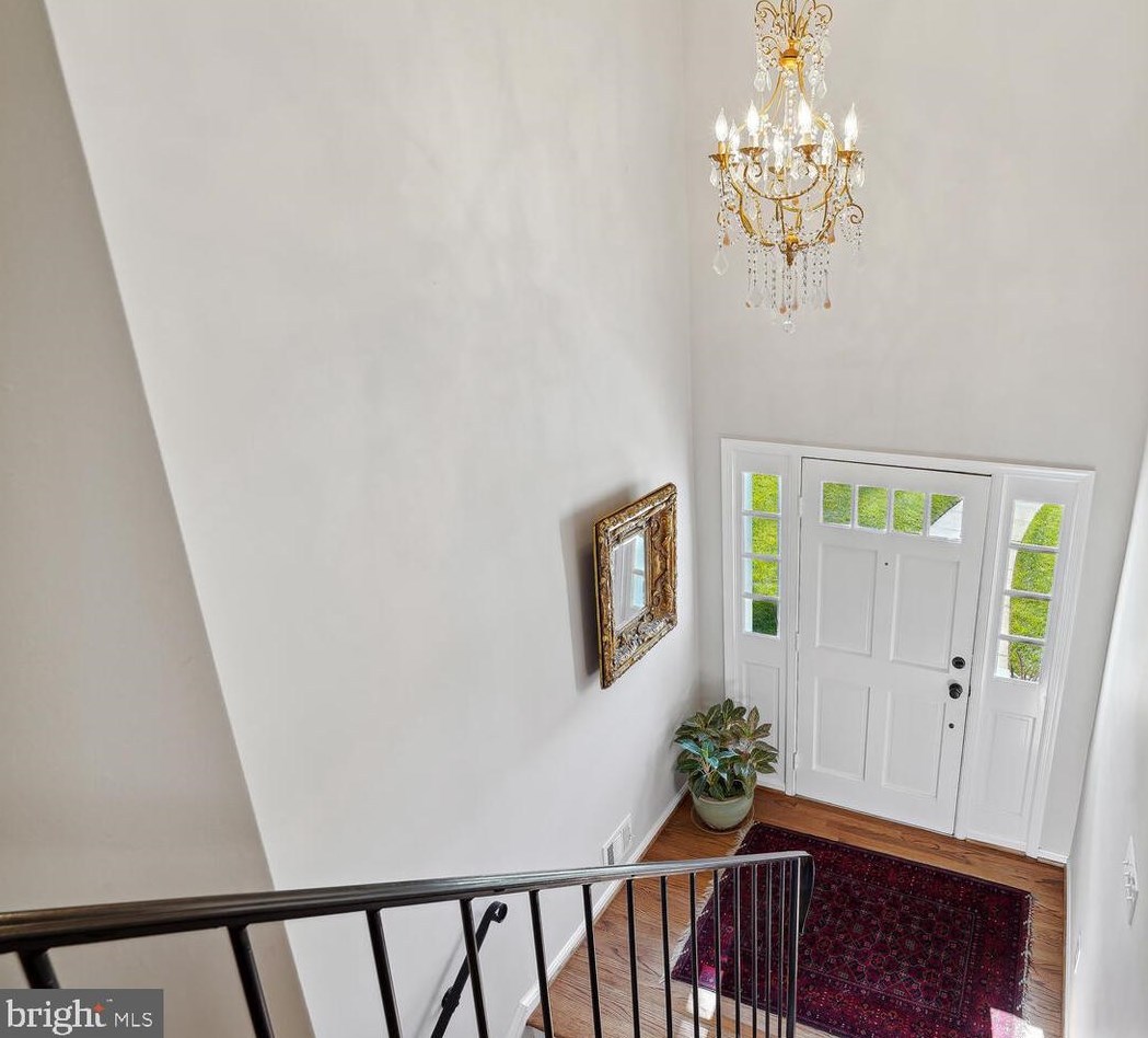 2848 Subtle Ln, Fairfax, VA 22031-1435