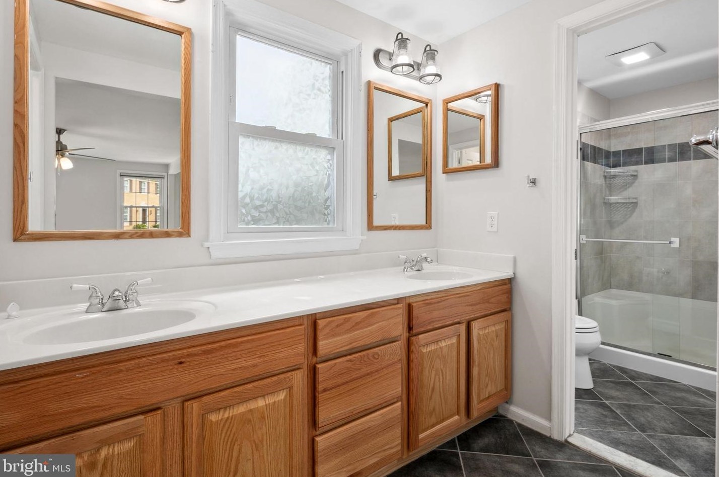 8304 Timber Brook Ln, Springfield VA  22153-2254 exterior