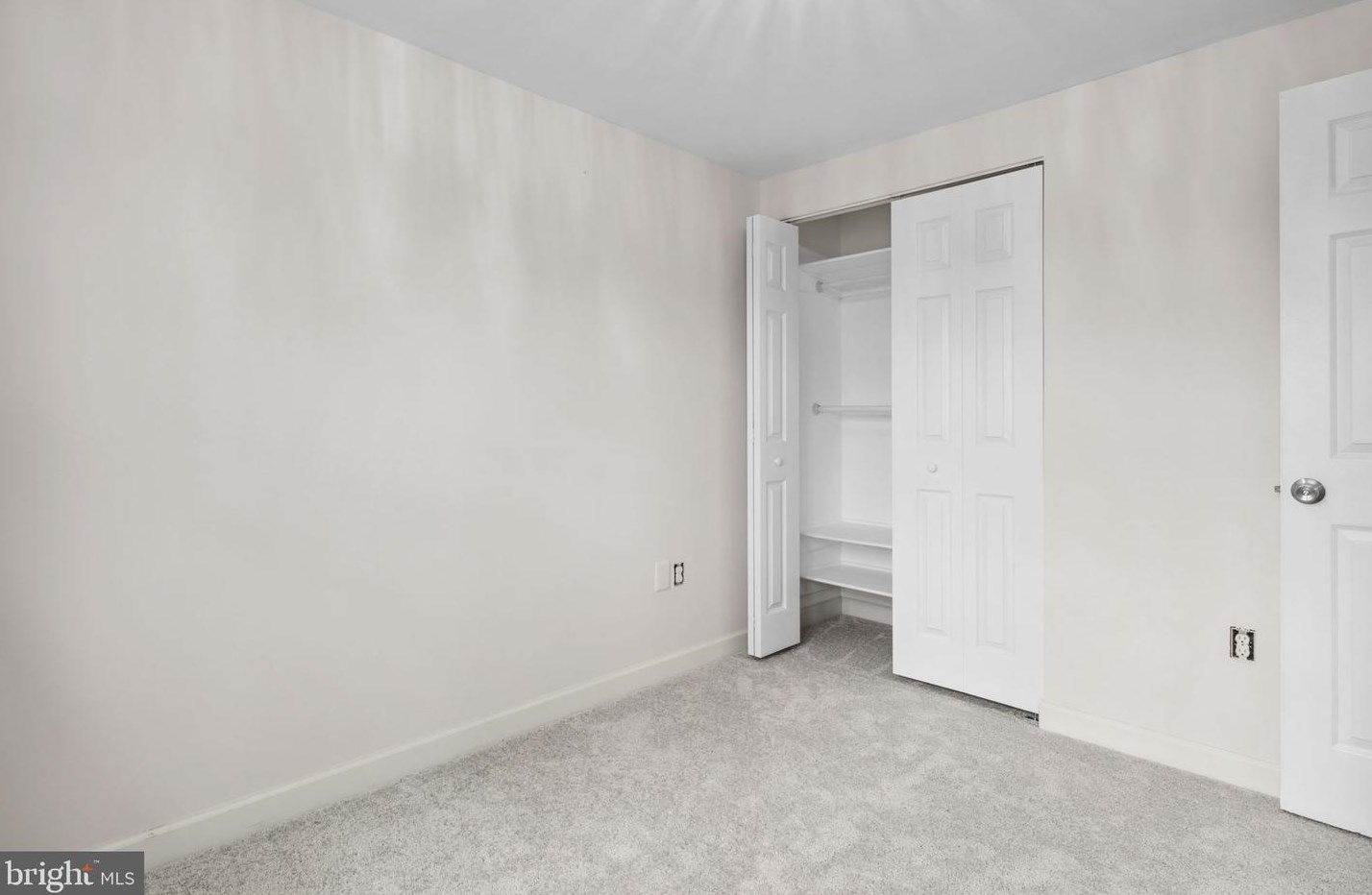 8304 Timber Brook Ln, Springfield VA  22153-2254 exterior