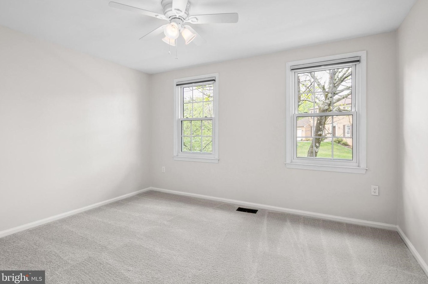 8304 Timber Brook Ln, Springfield VA  22153-2254 exterior