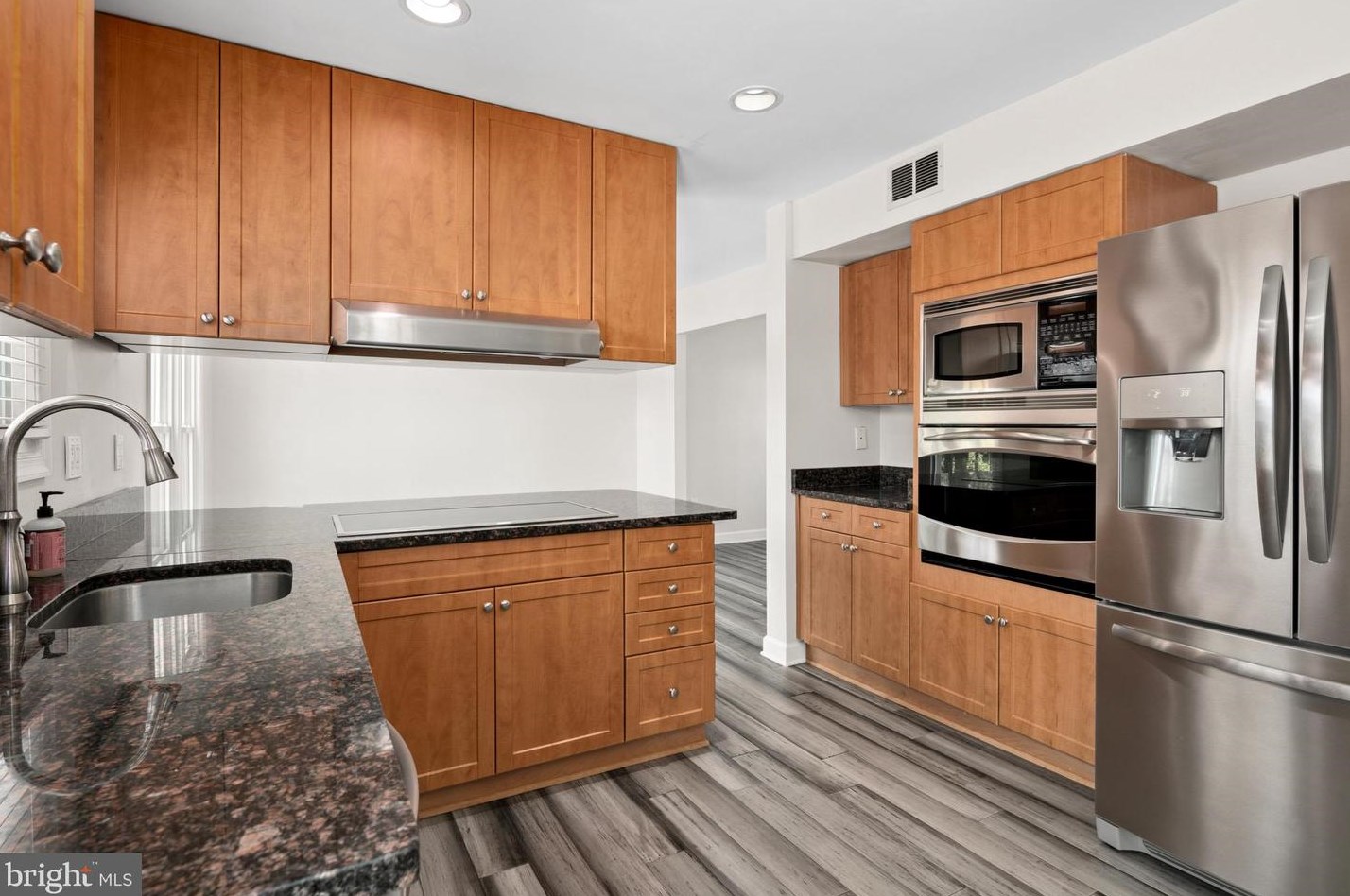 8304 Timber Brook Ln, Springfield VA  22153-2254 exterior