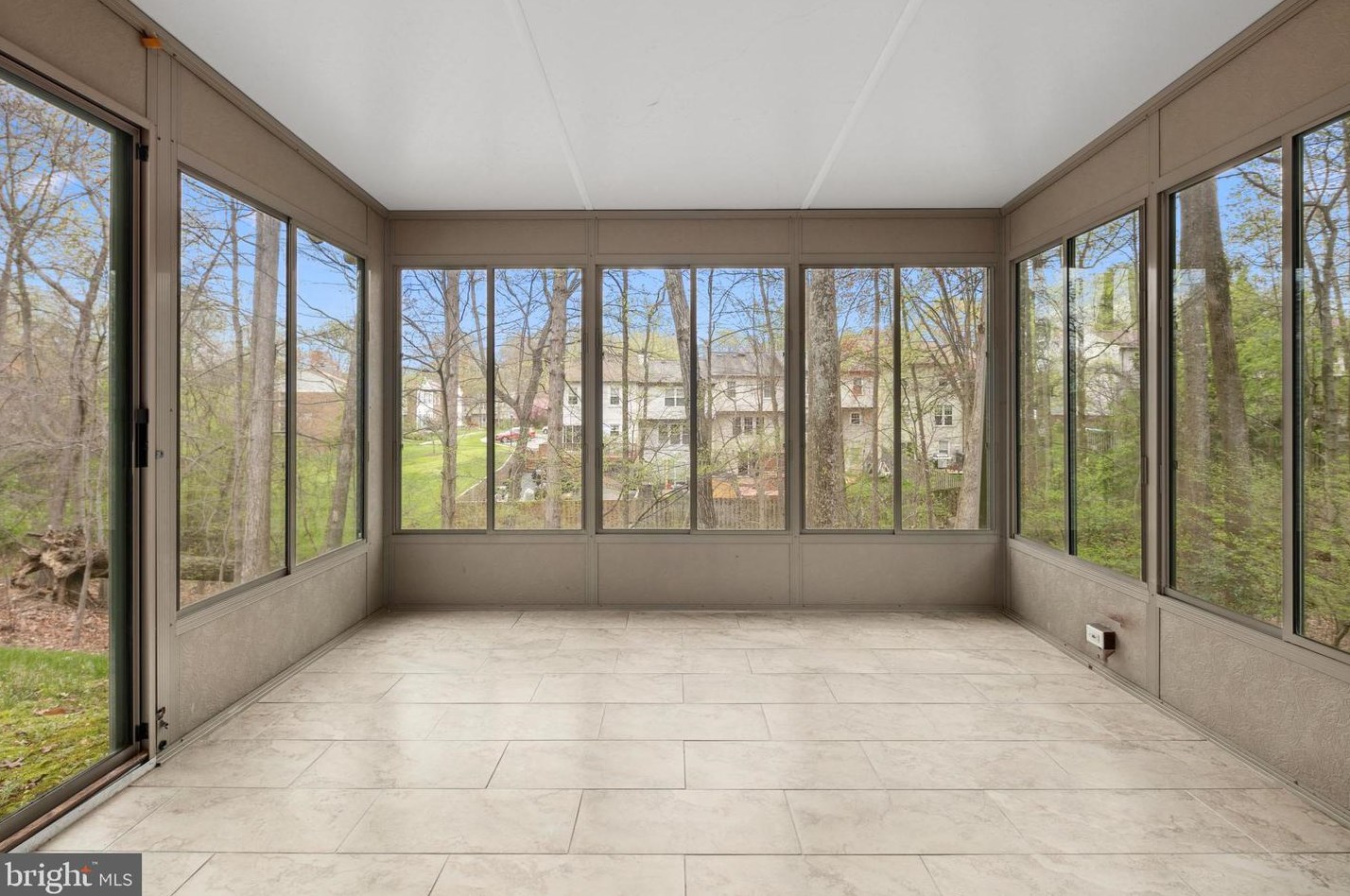8304 Timber Brook Ln, Springfield VA  22153-2254 exterior