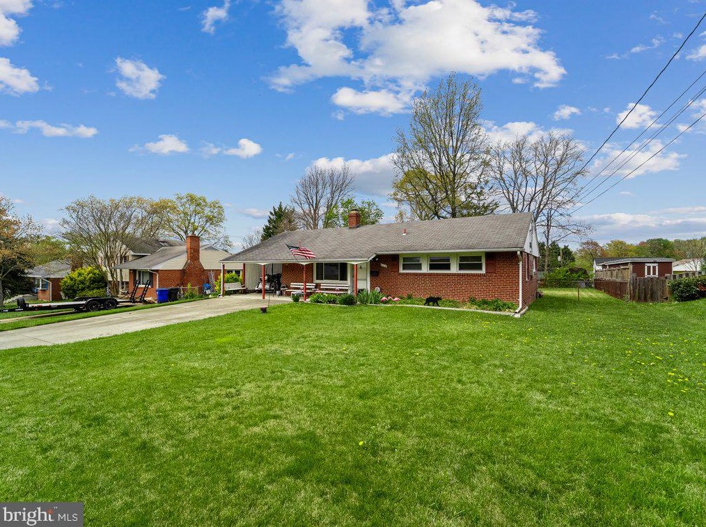 8118 Drayton Ln, Springfield, VA 22151-1814