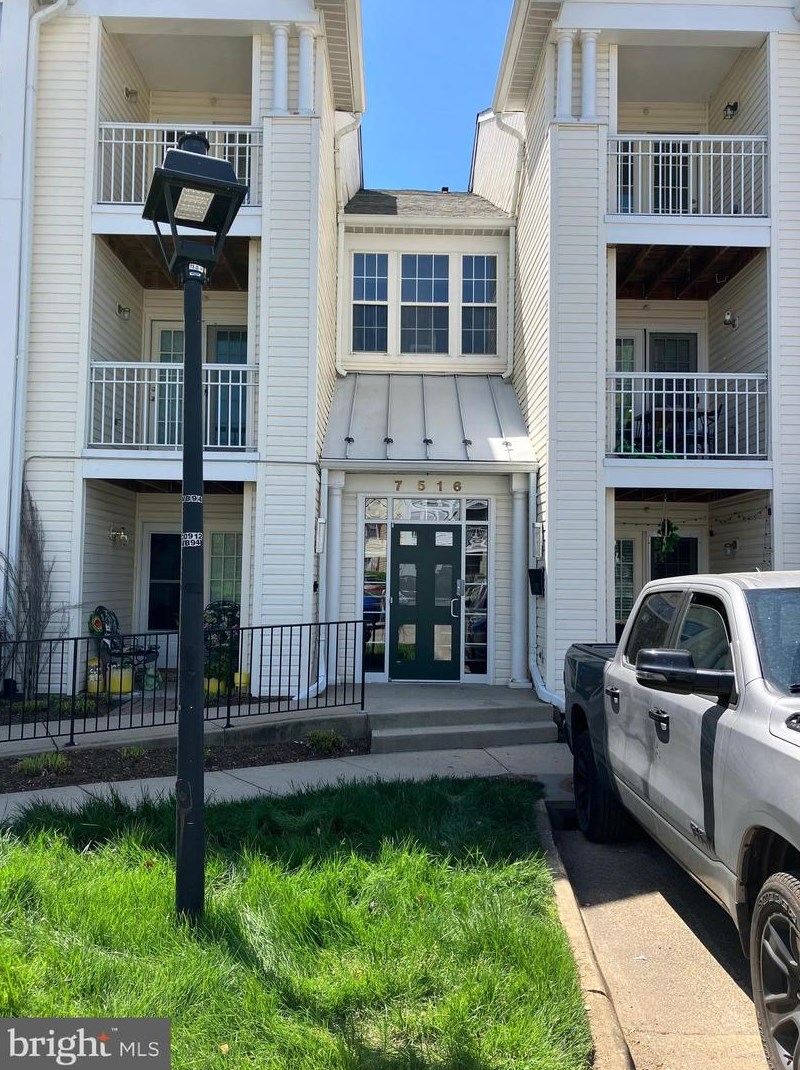 7516 Snowpea Ct, Alexandria VA 22306-2254 exterior