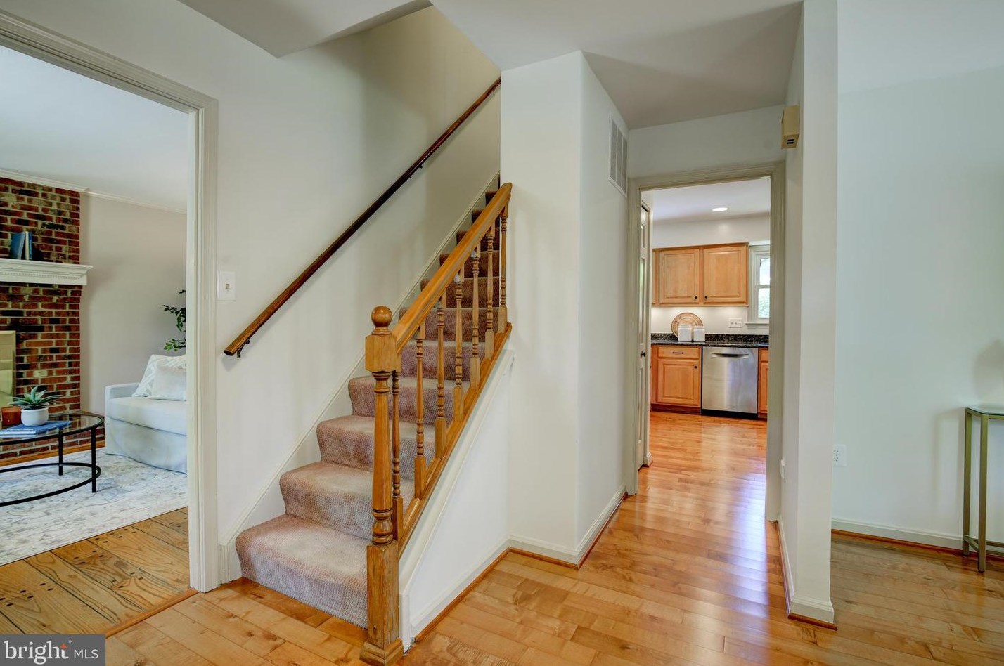1002 Kerge Ct, Vienna, VA 22180-5925