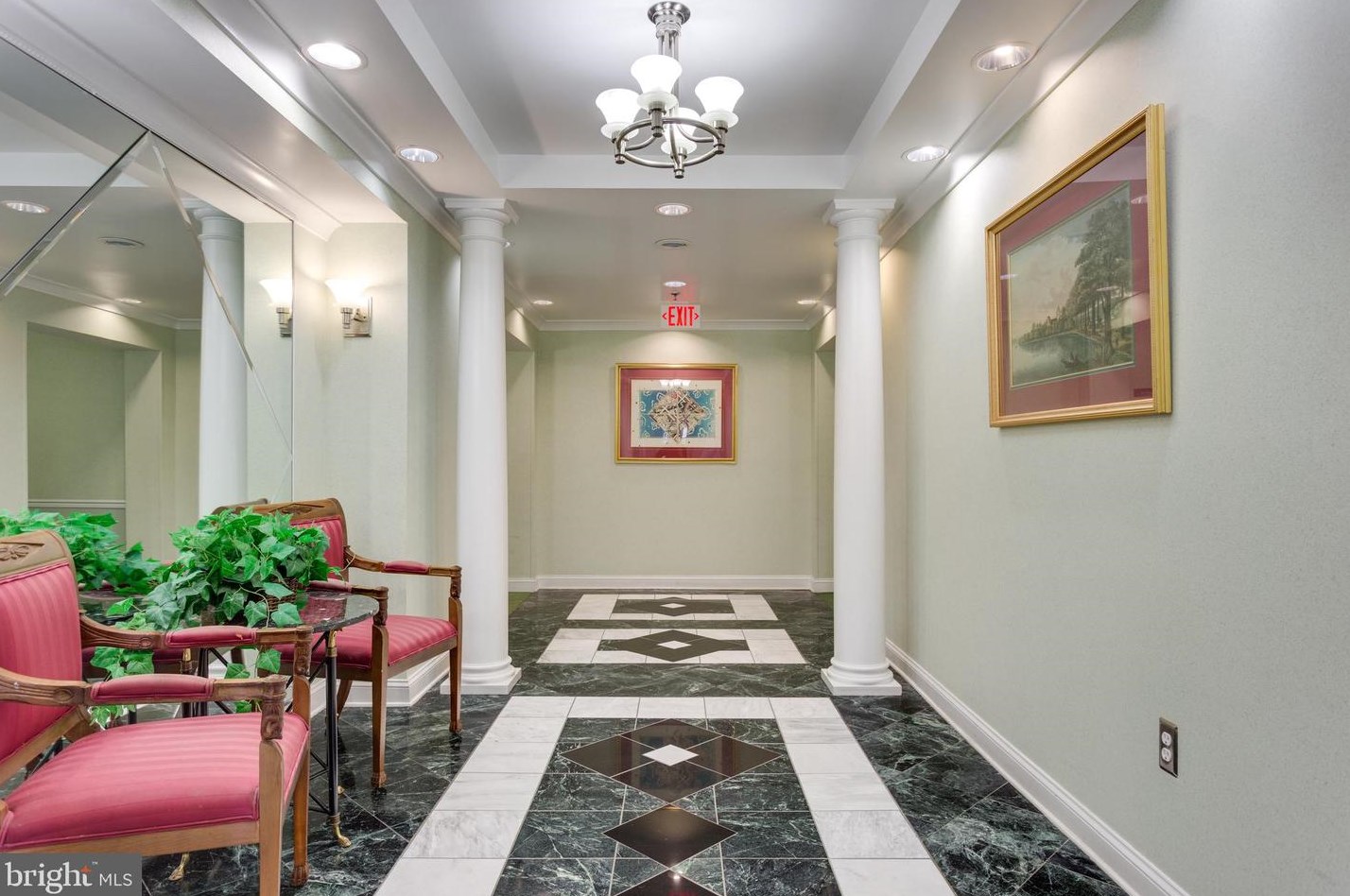 5565 Seminary Rd #113, Falls Church, VA 22041