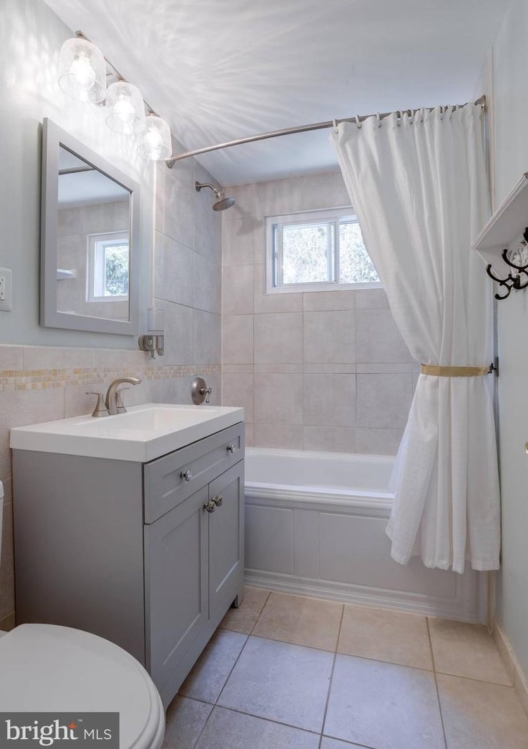 5120 Swift Ct, Fairfax VA  22032-2443 exterior