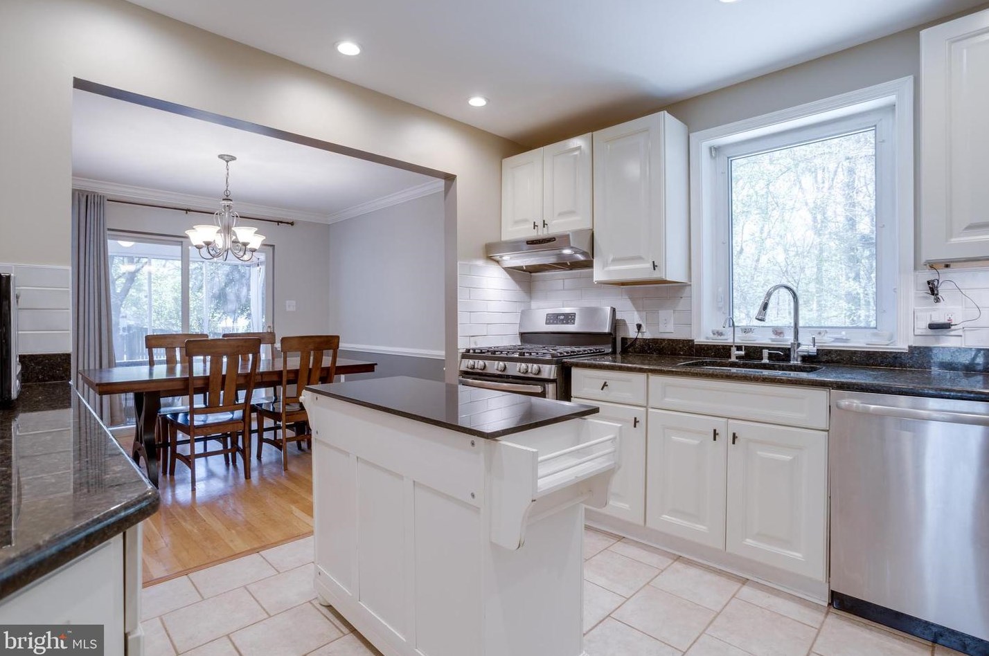 5120 Swift Ct, Fairfax VA  22032-2443 exterior