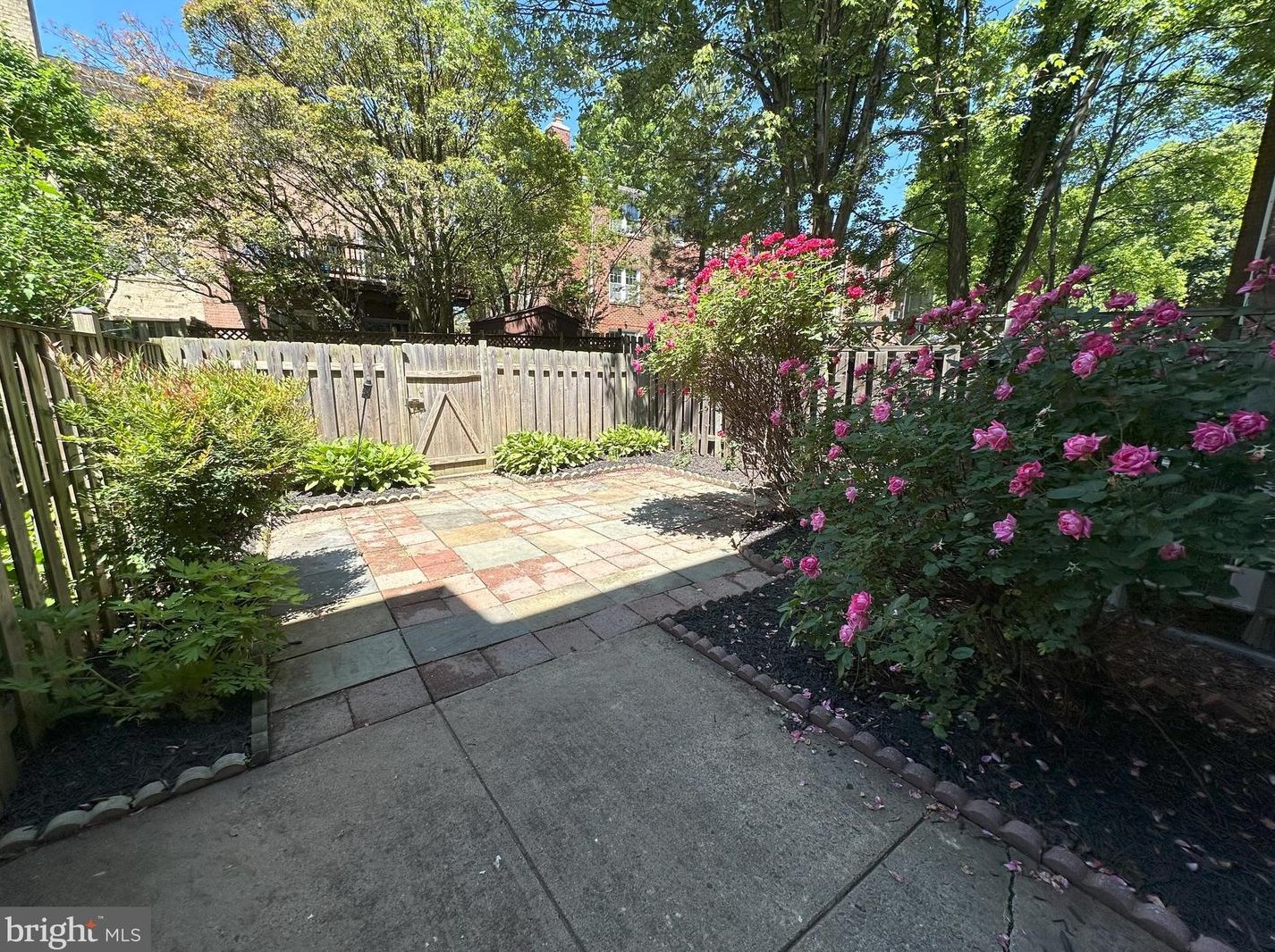 10333 Emerald Rock Dr, Vienna VA  22124-2705 exterior