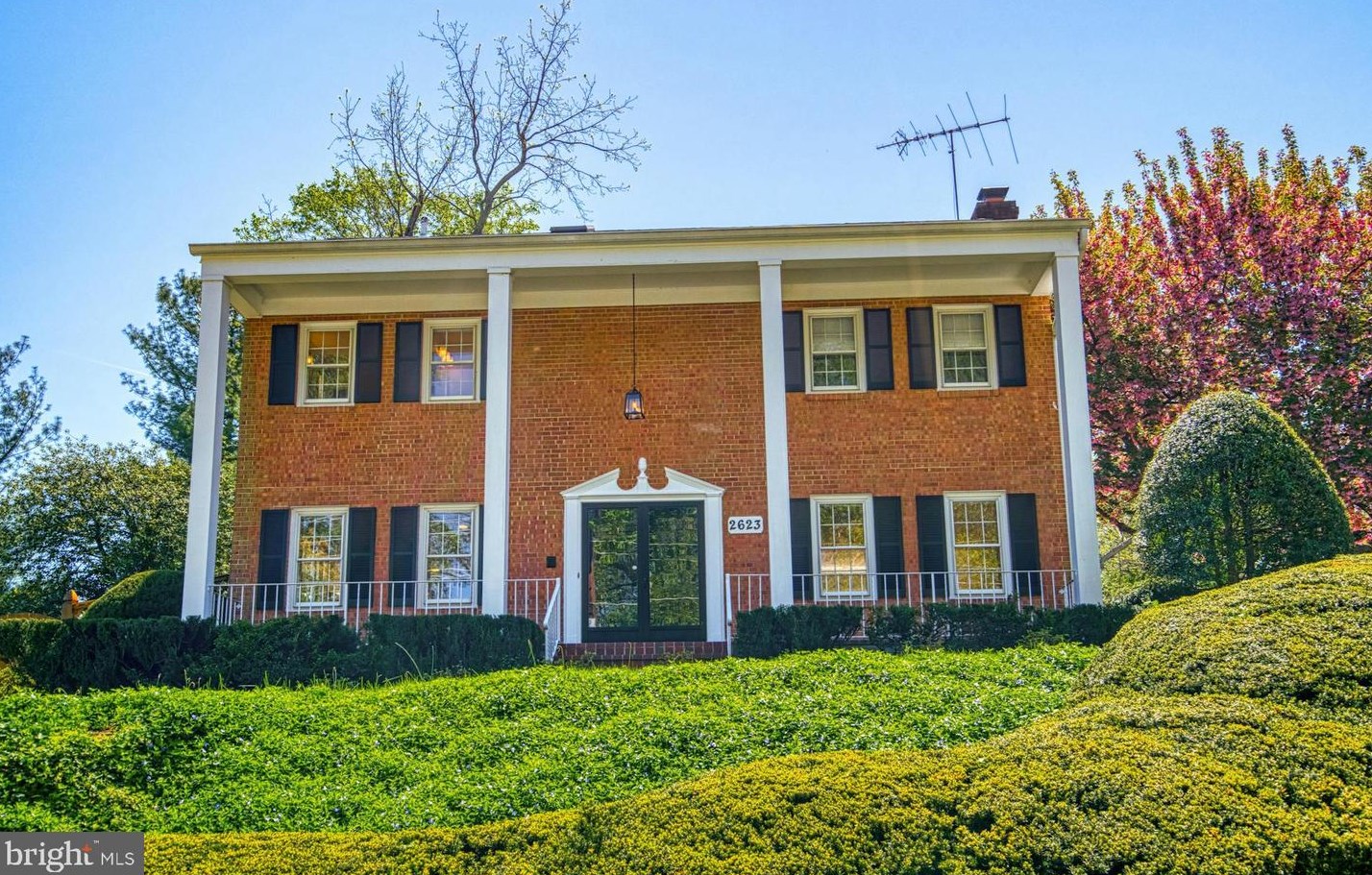 2623 West St, Falls Church, VA 22046