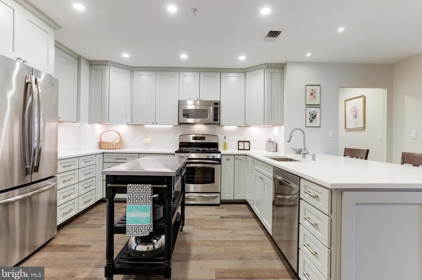 11776 Stratford House Pl #805, Herndon, VA 20190