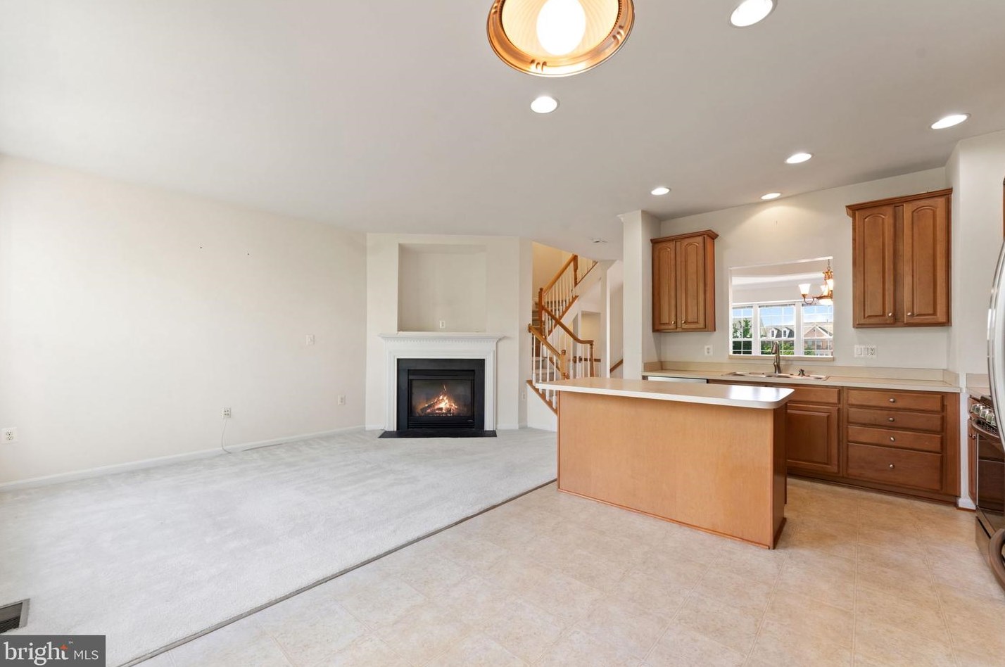 9127 Furey Rd, Lorton VA  22079-2966 exterior