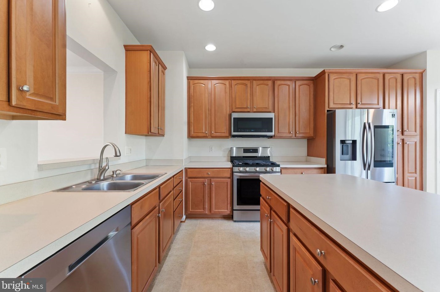 9127 Furey Rd, Lorton VA  22079-2966 exterior
